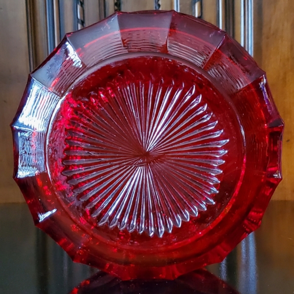 Vibrant Ruby Red 8 Coin Fostoria 7 1/2" Round Heavy Glass Art Bowl - Picture 4 of 8